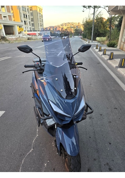 Motocam Küba Newcity 50 Ön Cam 2023-2026 Model 75cm Füme Renkli 4mm Uzun