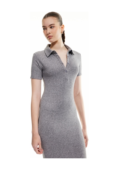 Koton Viskon Slim Fit Kısa Kollu Midi Polo Yaka Kalem Elbise Gri 5sak80272ek Gri