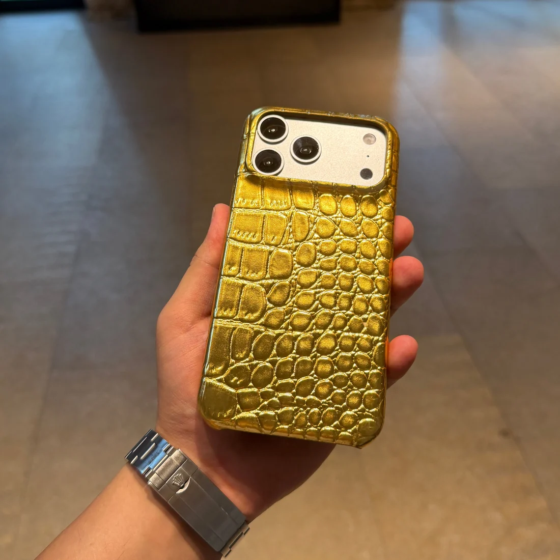 Apple iPhone Uyumlu Kabarık Parlak Deri Kılıf Gold