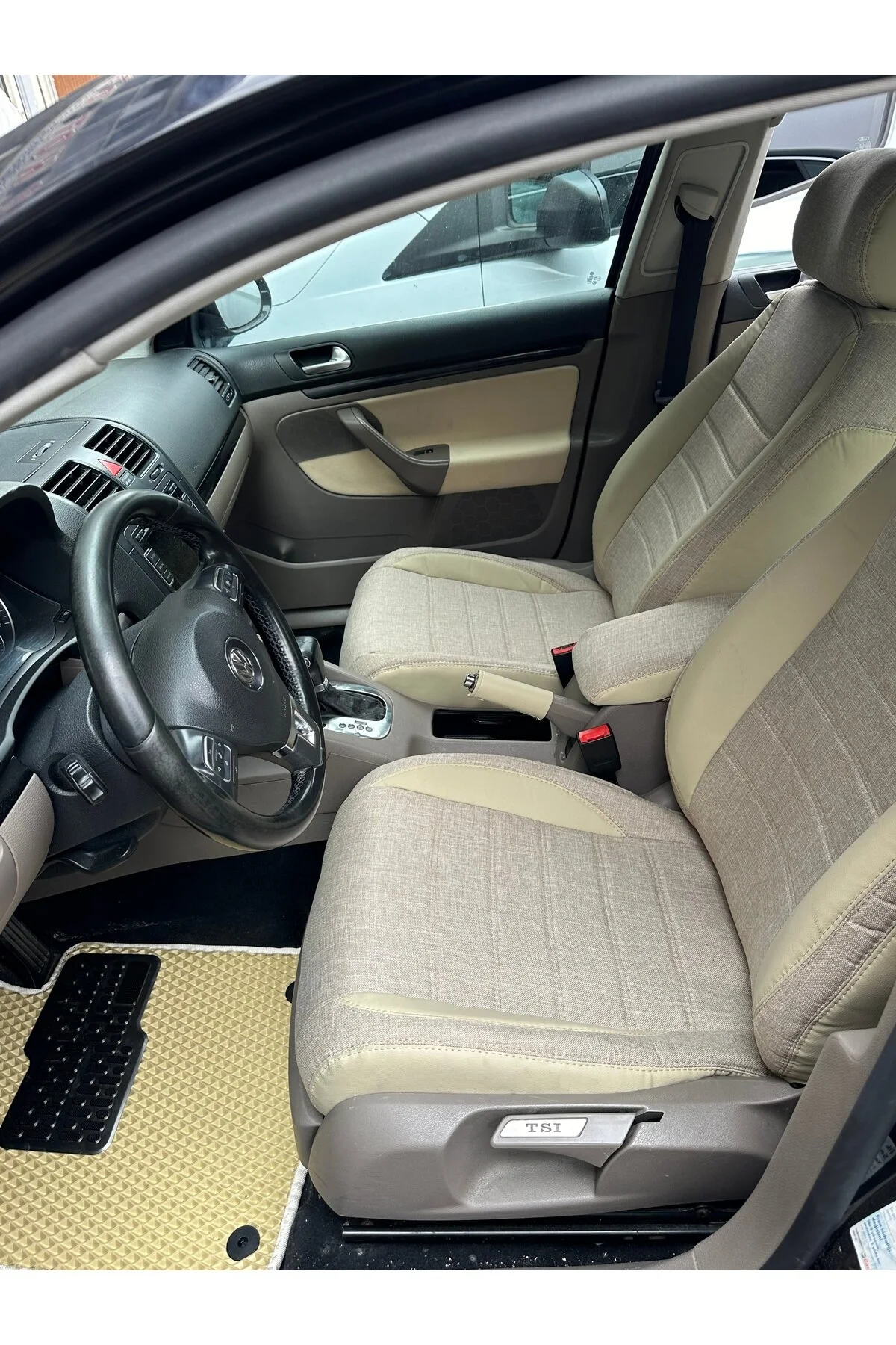 Volkswagen Jetta Araca Özel Koltuk Kılıfı Bej