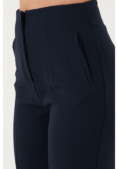 Lela Regular Fit Yüksel Bel Düz Paça Havuç Bayan Pantolon 68350109 Lacivert
