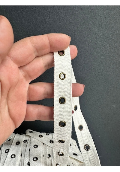 Kuş Gözlü Şerit Biye Dikiş Aksesuarı En 2 Cm 1 Metre