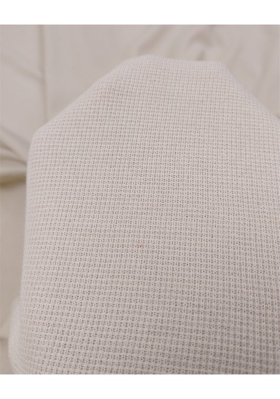 Bej İle Uçuk Yeşil Arası Renkte Örgsğnden Minik Kare Kare Desenli İnce Yumuşak Hayli Esnek Örme Kumaş Elbiselik & Bluzluk En: 150cm-12433 Bej,yeşil