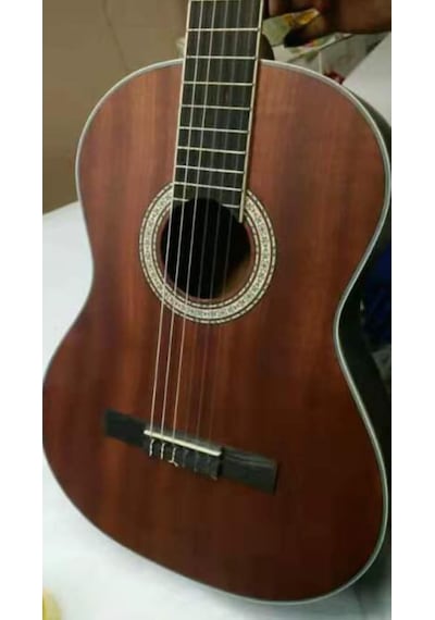 Agostini-Pukahg400-S Maun Ağacı-Sap Ayarlı- 4/4 Tam Klasik Gitar