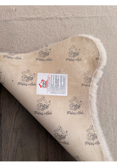 Ultra Soft Bej Yumuşak Dokulu Peluş Halı Asimetrik
