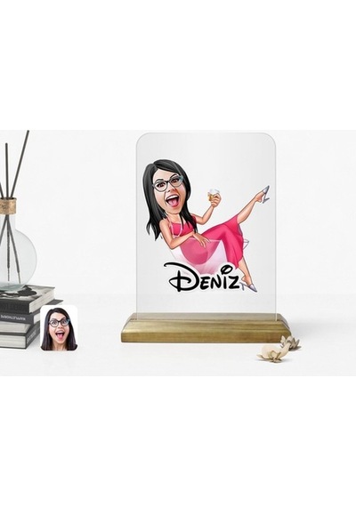 Kişiye Özel Patroniçe Karikatürlü Ahşap Standlı Çerçeve