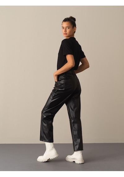 Xint Siyah Regular Fit Deri Görünümlü Pantolon 201133