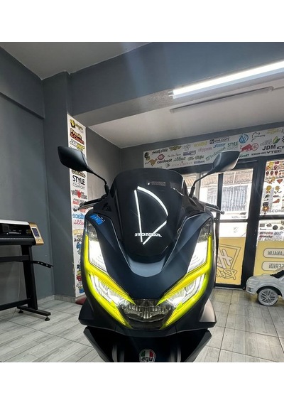 Honda Pcx Far Filmi Sari