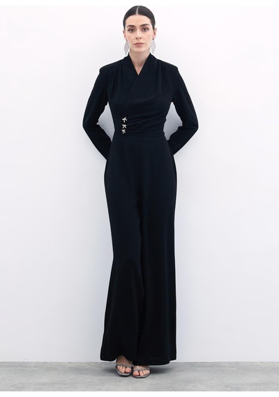Sateen Fiyonk Aksesuarlı Krep Tulum - Siyah-135848 Siyah