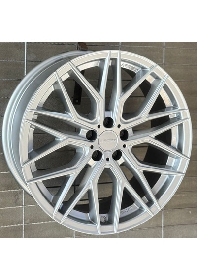 5 100 18 8.0 Et35 Ch57.1 Hyper Silver Arceo Valencia Jant
