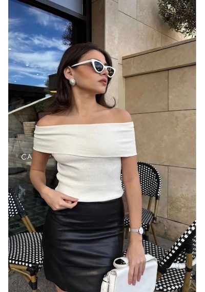 Bigümex Kazak Madonna Yaka Sıfır Kol Bluz T-shirt Beyaz