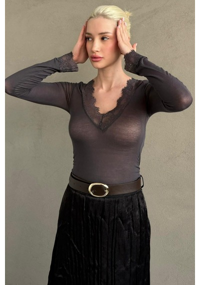 Madmext Füme V Yaka Dantelli Transparan Kadın Bluz Mg2662