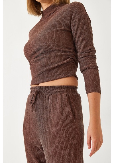 Shade Kadın Crop Bluz Ve Beli Lastikli Pantolonlu Alt Üst Takım 60261363 - Kahverengi Shade Kadın Crop Bluz Ve Beli Lastikli Pantolonlu Alt Üst Takım 60261363 - Kahverengi