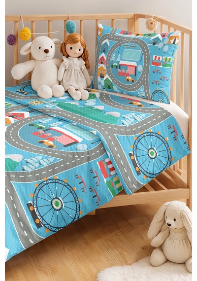 Evimde Bambaşka Şehir Yolu Mavi Erkek Çocuk Odası Tek Kişilik Pike Takımı - Renkli Yollar 160x220 CM Yatak Örtüsü Evimde Bambaşka Şehir Yolu Mavi Erkek Çocuk Odası Tek Kişilik Pike Takımı - Renkli Yollar 160x220 CM Yatak Örtüsü