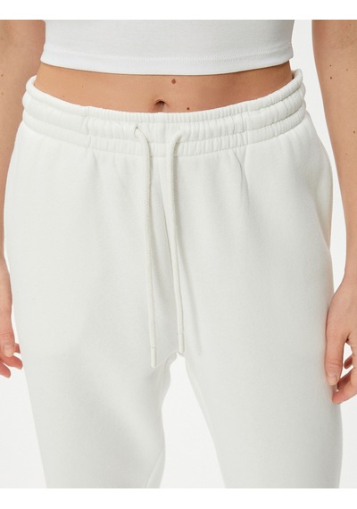 Koton Jogger Eşofman Altı Bağcıklı Normal Bel Üç İplik Şardonlu Ekru 4sak40047ek