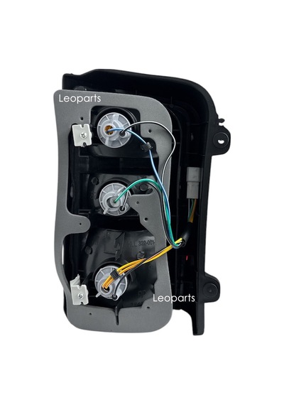Leoparts Mitsubishi L300 Stop Lambası Sağ 1993-2000 Mb527316