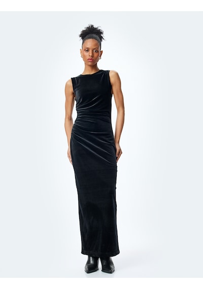 Koton Drape Detaylı Slim Fit Yuvarlak Yaka Kolsuz Uzun Kadife Elbise Siyah 5wak80376ek Siyah Koton Drape Detaylı Slim Fit Yuvarlak Yaka Kolsuz Uzun Kadife Elbise Siyah 5wak80376ek Siyah