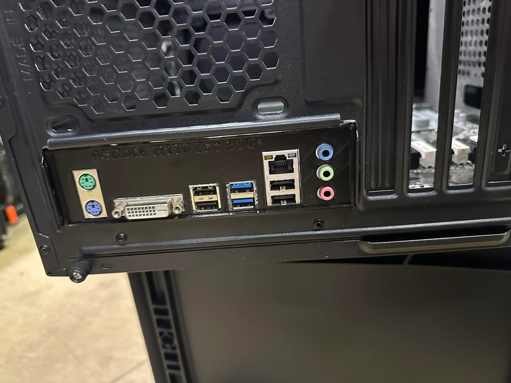 Asrock H110 Pro Btc+ Uyumlu Anakart Arka Aynası