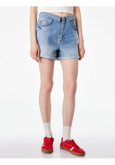 Koton Pamuklu Rahat Kalıp Düğme Detaylı Beli Katlamalı Mini Denim Şort Orta İndigo 6sal40282md
