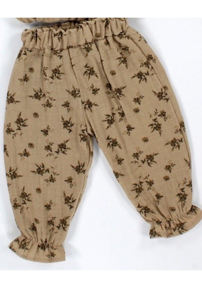 Babyhola Dantel Detaylı Çiçek Desenli Müslin Bayramlık Kız Bebek Takım Üst Ve Pantolon İkili Set 2009 Kahverengi Babyhola Dantel Detaylı Çiçek Desenli Müslin Bayramlık Kız Bebek Takım Üst Ve Pantolon İkili Set 2009 Kahverengi