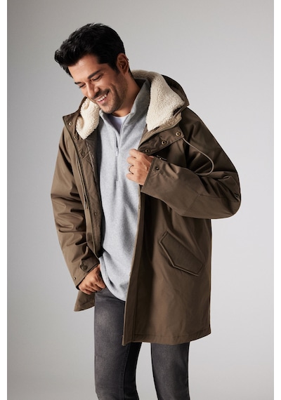 AC&Co / Altınyıldız Classics Erkek Hakı Standart Fit Normal Kesim Kapüşonlu Dik Yaka Yan Cepli Kaban Haki