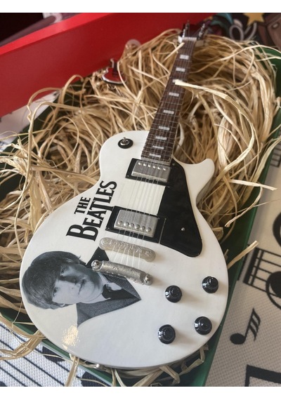 Elektro Gitar El Yapımı Ahşap Minyatür Hediyelik Biblo 25 Cm Les