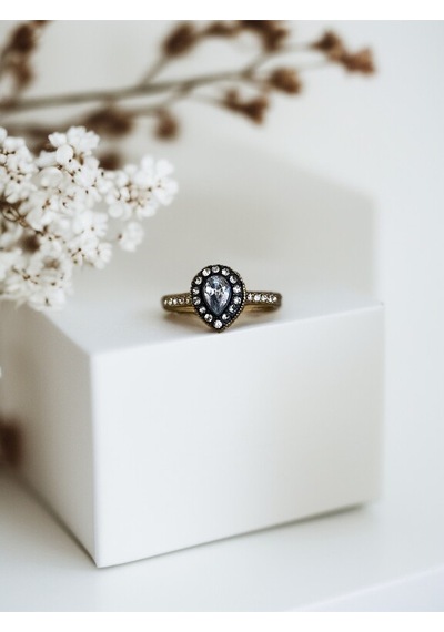 Swarovski Taşlı Su Damlası Yüzük Beyaz