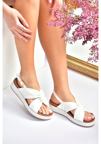 Fox Shoes Beyaz Günlük Kadın Sandalet M524022309