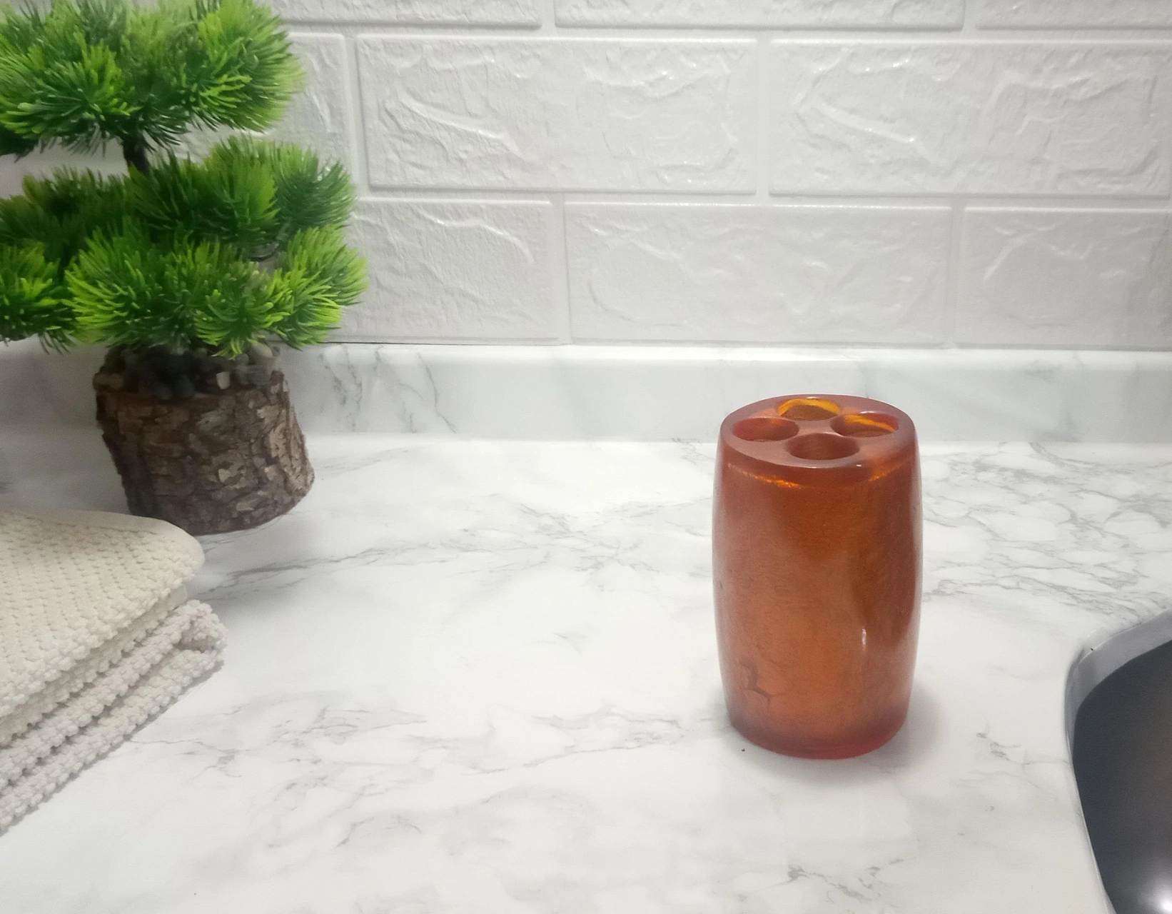 2 Adet Diş Fırçalık Altın Renkli Poliresin 5x5x7cm Banyo Seti Çok Renkli