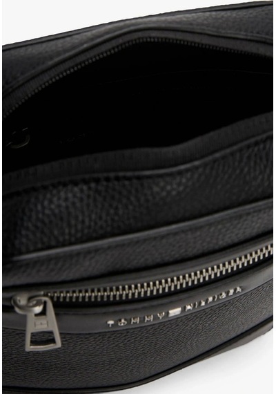 Tommy Hilfiger Pebble Grain Siyah İmzalı Muhabir Çantası Siyah