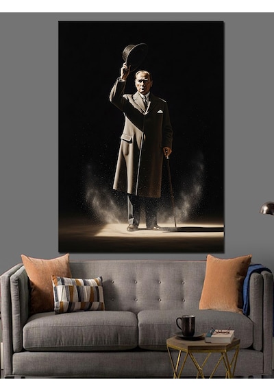Ahşap Tablo Karanlıkta Duran Atatürk Silüeti