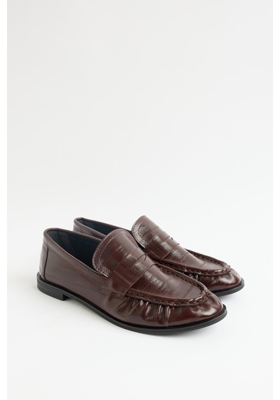 Lutvelizade Loafer 2517 Klasik Deri Görünümlü Oval Burun Bordo Su Yolu Kadın Loafer