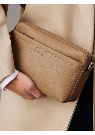 Ck Must Conv Camera Bag Cavıar Bej