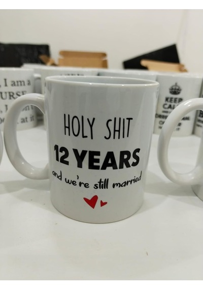 Holy Shit 12 Years Married Kupa - Evlilik Yıldönümü Komik Seramik Bardak 325ml Beyaz - Çok Renkli