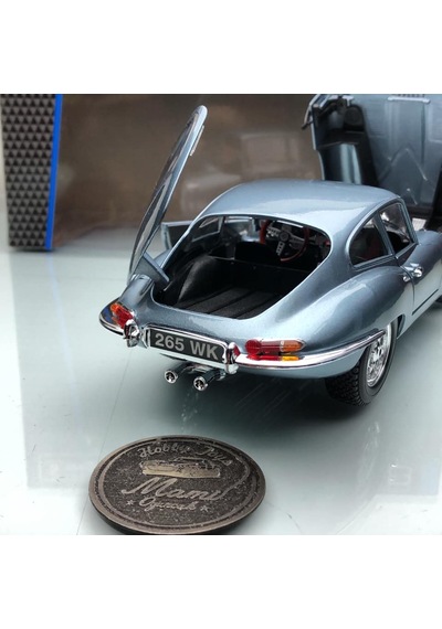 1961 Jaguar E-type 3.8 Coupe Blue Metallic 1 18 Ölçek Burago Mark