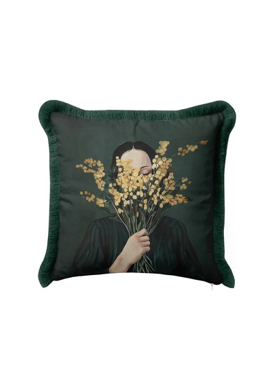 Kadın Çiçek Figürlü Saçaklı Yastık Kılıfı - Sanatsal Floral Modern Sarı Gri Püsküllü Kırlent Kılıfı Uzak Sahil Aura Kadın Çiçek Figürlü Saçaklı Yastık Kılıfı - Sanatsal Floral Modern Sarı Gri Püsküllü Kırlent Kılıfı Uzak Sahil Aura