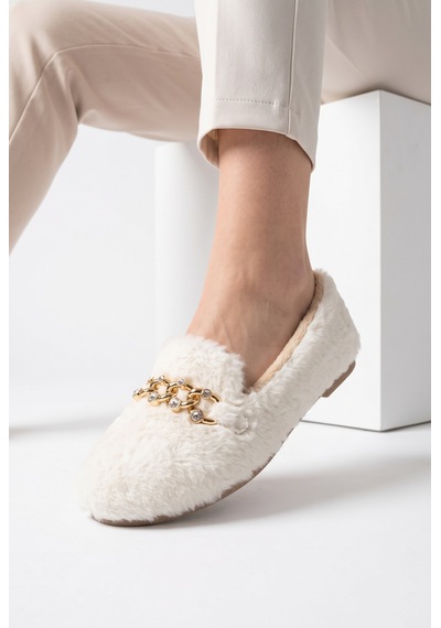 Nmoda Kadın Peluş Panduf Gold Zincir Taşlı Aksesuarlı Kapalı Loafer Yumuşak Tabanlı Kışlık Rahat Babet Beyaz