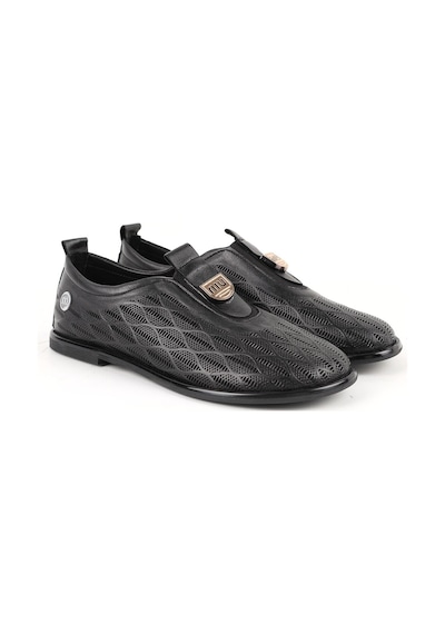 Mamma Mia Kadın Günlük Ayakkabı Hakiki Deri Lazer Kesim Delikli Düz Taban Metal Aksesuarlı Slip-on 26y-850 Siyah Mamma Mia Kadın Günlük Ayakkabı Hakiki Deri Lazer Kesim Delikli Düz Taban Metal Aksesuarlı Slip-on 26y-850 Siyah