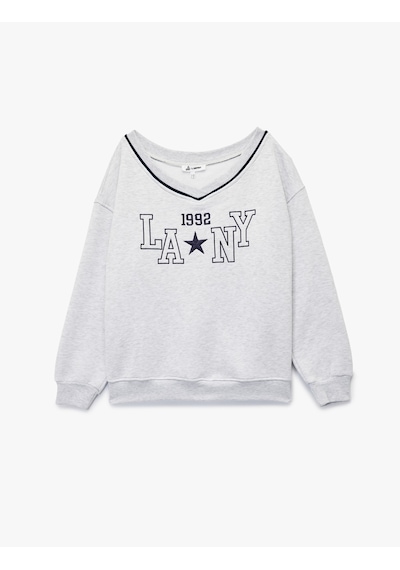 Koton Uzun Kollu V Yaka Biyeli Nakışlı Oversize Sweatshirt Kar Melanj 6wal10462ık Gri Melanj Koton Uzun Kollu V Yaka Biyeli Nakışlı Oversize Sweatshirt Kar Melanj 6wal10462ık Gri Melanj
