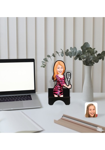 Kişiye Özel Şarkı Söyleyen Kız Karikatürlü Ahşap Biblo Telefon St
