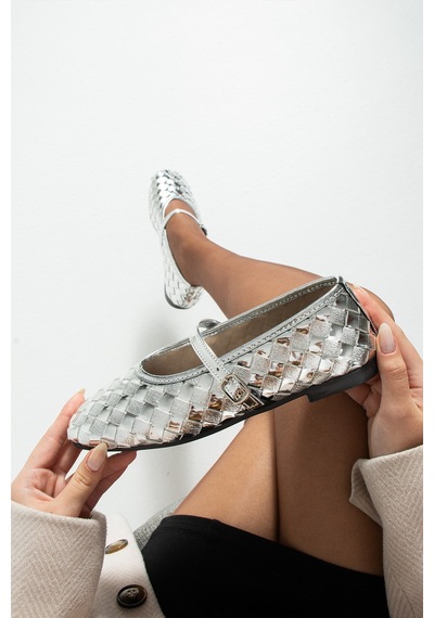 Dabab Shoes Elvıa Gümüş Kadın Örgü Dokulu Bilekten Bantlı Tokalı Mary Jane Düz Ayakkabı Babet Dabab Shoes Elvıa Gümüş Kadın Örgü Dokulu Bilekten Bantlı Tokalı Mary Jane Düz Ayakkabı Babet