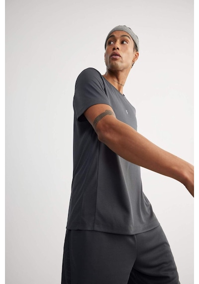 DeFactoFit Hızlı Kuruyan Slim Fit Dar Kesim Bisiklet Yaka Baskılı Sporcu Kısa Kollu Tişört V2887AZ25SPBK81