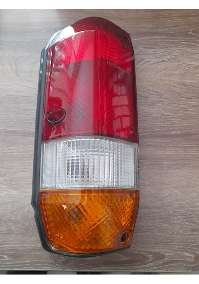 LAND CRUISER SAĞ STOP LAMBASI 212-1974R-A