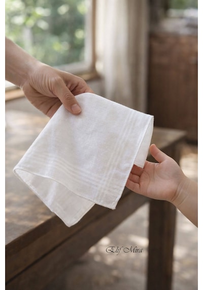 Hepsine Rakip 12 Adet Pamuklu Ekonomik Paket Çok Amaçlı Beyaz Kare Mendil 28x28 Cm Beyaz