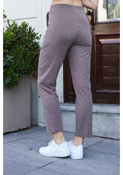 JUMENT Kadın Modal İpeksi Likralı Kumaş Yüksek Bel Önden Dikişli Cepli Dar Paça Pantolon-kahve JUMENT Kadın Modal İpeksi Likralı Kumaş Yüksek Bel Önden Dikişli Cepli Dar Paça Pantolon-kahve