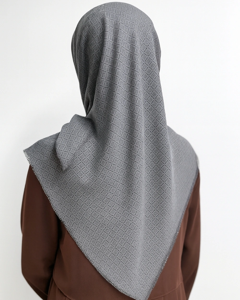 Bilenler Desenli Denim Eşarp 95x95 Cm, Kaymaz, Dört Mevsim Kullanıma Uygun Gri