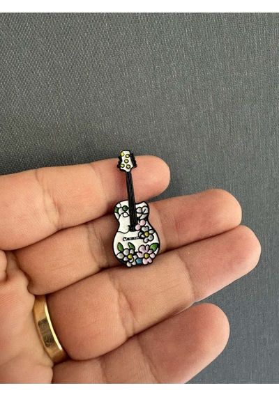Desenli Çiçekli Gitar Beyaz Rozet Müzisyen Hediye Çok Renkli