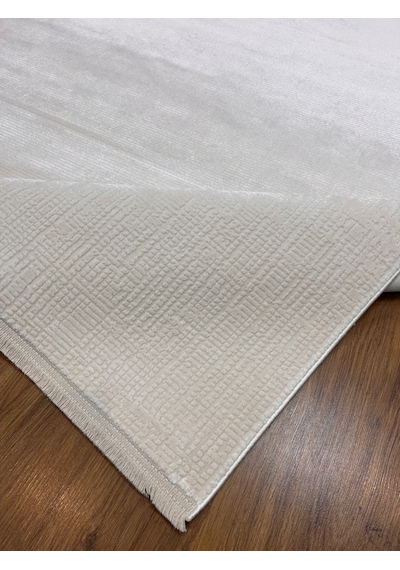 Viskon Şıklığı Krem Renkli Modern Makina Halısı 160x230 Krem