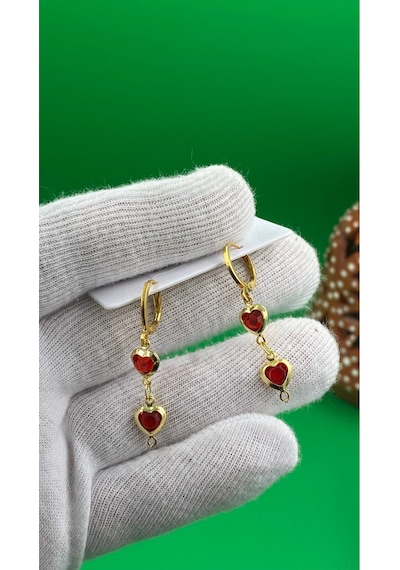 Kadın Gold Renk Kırmızı Kalpli Minimal Küpe Altın