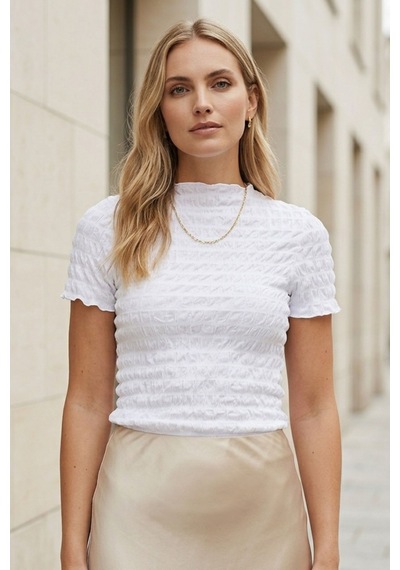 Kadın Beyaz Büzgülü Dokulu Bluz Slim Fit Kısa Kol Yüksek Yaka Esnek Modern Şık Üst Bluz